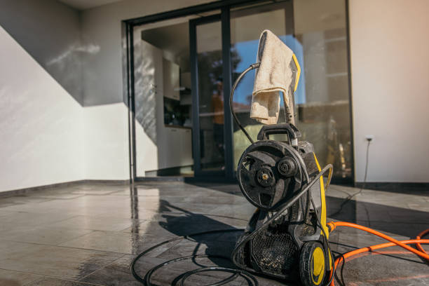 Best Parking Lot and Garage Cleaning  in Lindstrom, MN
